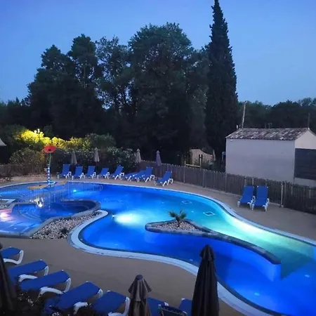 Camping 3 Etoiles - Piscine - Eeebdf * ロクブリューヌ・シュル・アルジャン